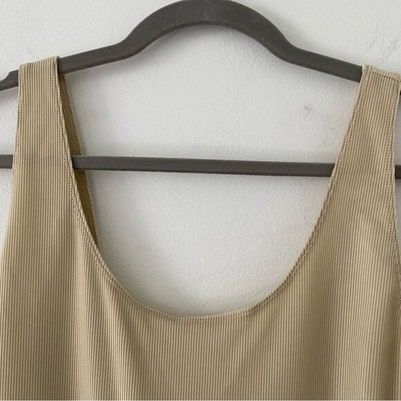 WeWoreWhat Scoop Ribbed Bodysuit Gold Chain Belt Khaki L Large NWOT - Picture 3 of 9